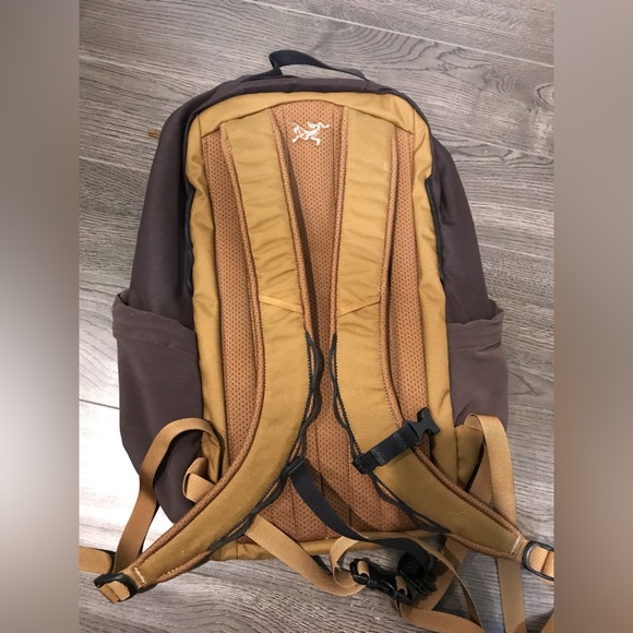 Arc’teryx Mantis26 backpack - Picture 12 of 15